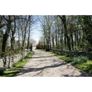 4* Kingston Country Courtyard Stay: Breakfast & Optional Room Upgrade - Pets Welcome | Wowcher