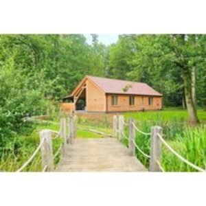 Norfolk Luxury Lakeside Lodge Break For 2-8 People: Hot Tub Option