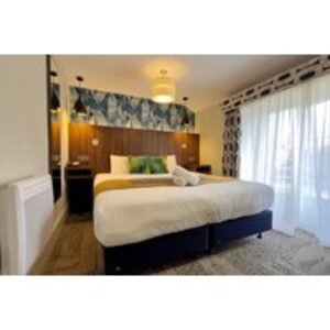 Edinburgh City Retreat for 2 with Cairn Hotel Stay