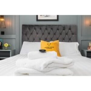 Overnight Liverpool Hotel Escape with Prosecco & Chocolates at Phoenix Hotel | Wowcher