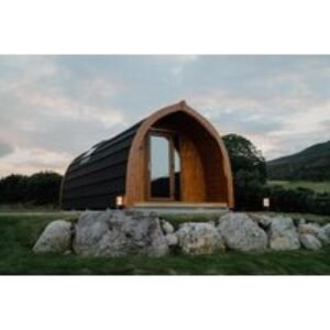 Brora Luxury Pods: Hot Tub