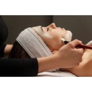 1 Hour Deep Cleansing Facial with Massage Upgrade: Hautique Skin - Covent Garden
