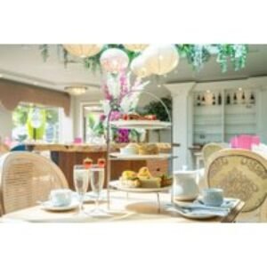 4* Lakeside Spa Day For 2 with Spa Access