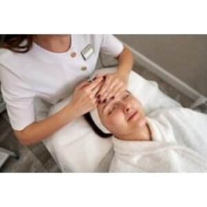 90-Min Luxury Pamper Package with Facial & Massage - Skin Clinics Glasgow | Wowcher