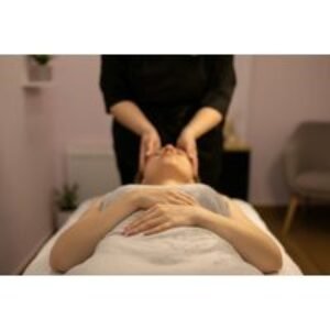 1 Hour Classic Facial with Optional 30-Minute Massage & Personalised Care in Central Hamilton | Wowcher