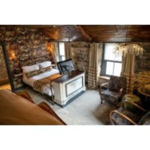 Northumberland Stay For 2 in Suite or Shepherd's Hut with Private Hot Tub