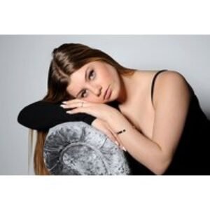 Makeover Photoshoot & A4 Print - Images Unlimited - Kent | Wowcher