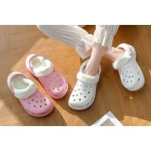 Unisex Black Designer  Fleece Lined Fuzzy Clogs | Wowcher