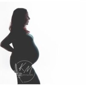 Maternity Photoshoot & Five 7'' x 5'' Prints - Nottingham | Wowcher