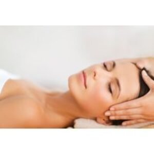 Indian Head Massage & Bespoke Facial (50 Minutes) at Creme de la Creme