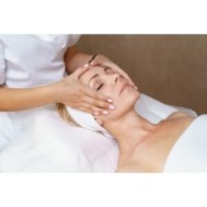 Warming Pamper Package - 45-Minute Facial & Massage at Beauty Zone Twickenham | Wowcher