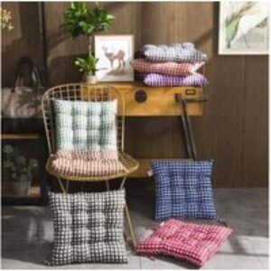Gingham Check Outdoor & Indoor Seat Pads - Cushioned Chair Cushions for Garden Games & Family Fun | Wowcher