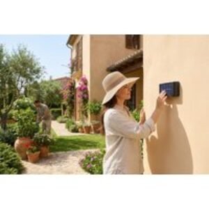 Solar LED Outdoor Wall Lantern - 6-LED