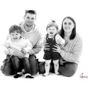 Family Photoshoot with 7x5 Image - Worcestershire | Wowcher