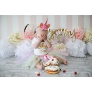 90 Min Christmas  Baby Cake Smash Photo Shoot - Manchester | Wowcher