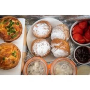 3-Hour Oxford Picnic Cruise with Prosecco for 1 or 2 | Wowcher