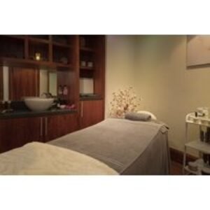 PRICE DROP! 4* Ashford International Spa Day: Choice of Treatments