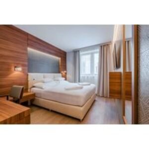 4* Budapest City Break: Central Stay & Return Flights - Food & Wine Tasting Tour! | Wowcher