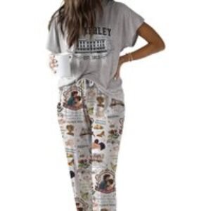 Black Women's Cosy PJ Set - Includes F.R.I.E.N.D.S-
